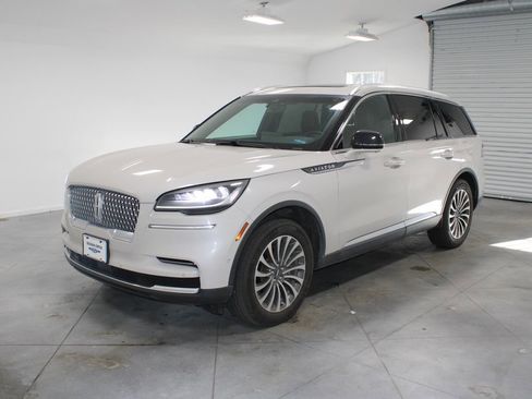 Used 2024 Lincoln Aviator Reserve w/ Equipment Group 201A image 4