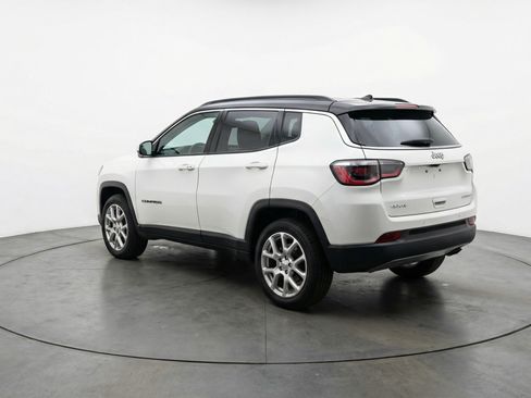 Used 2025 Jeep Compass Limited AWD/4WD image 6