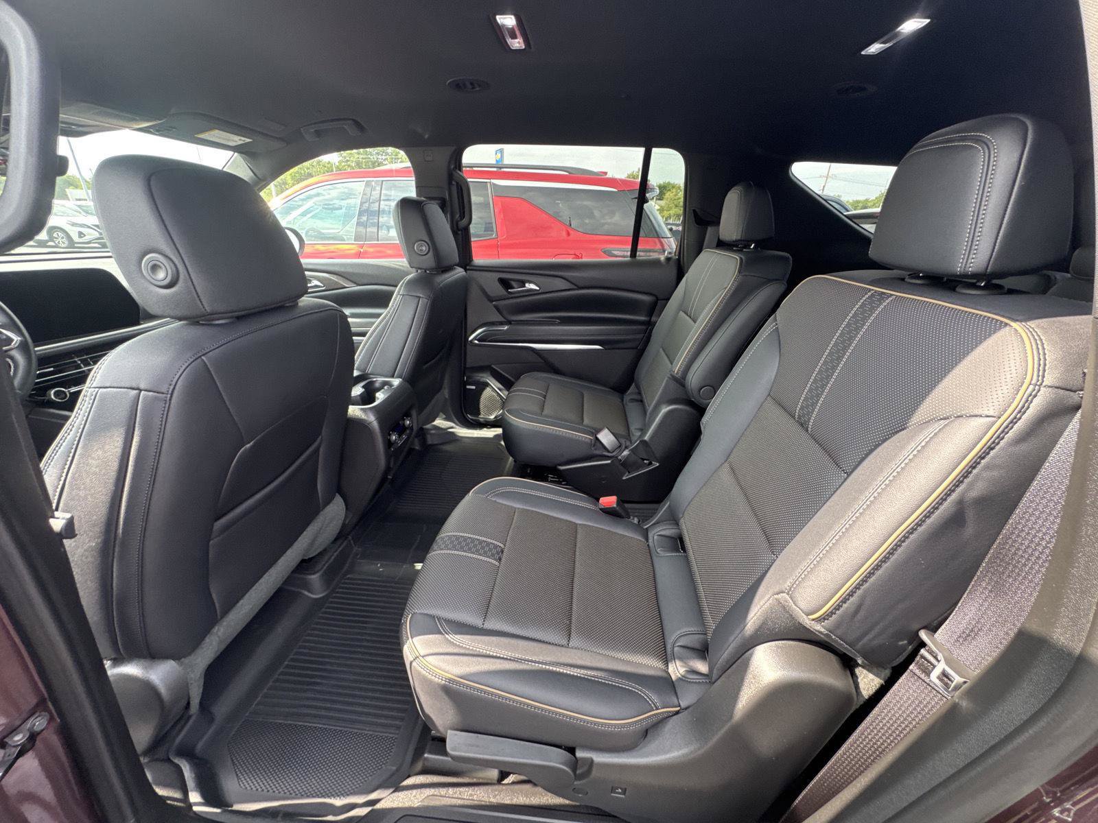 Used 2026 Chevrolet Traverse High Country w/ LPO, Floor Liner Package FWD image 9