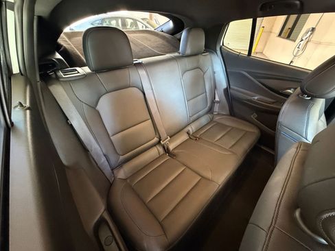 Used 2025 Buick Envista Sport Touring image 32