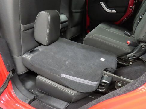 Used 2017 Jeep Wrangler Unlimited Sahara w/ Connectivity Group image 50