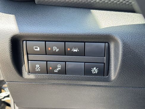 New 2025 Nissan Kicks Play S image 32