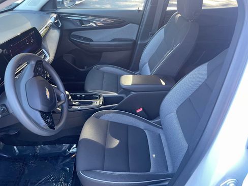 Used 2025 Chevrolet TrailBlazer LT image 23
