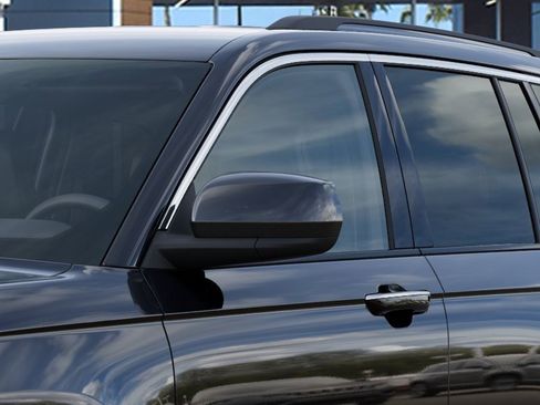 New 2025 Jeep Grand Cherokee Laredo w/ Luxury Tech Group I image 12