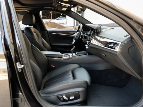 Used 2018 BMW 530i RWD image 44