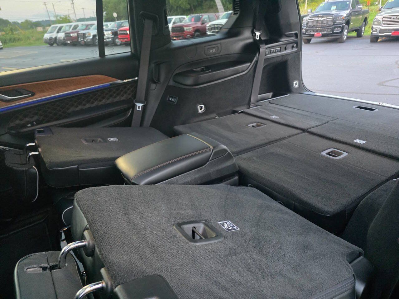 Used 2025 Jeep Grand Cherokee L Summit AWD/4WD image 12
