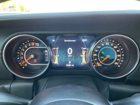 Used 2023 Jeep Gladiator Overland AWD/4WD image 36