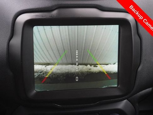 Used 2022 Jeep Renegade Latitude AWD/4WD image 30