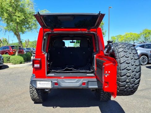 Used 2020 Jeep Wrangler Unlimited Sahara w/ Uconnect 4C Nav & Sound Group image 10