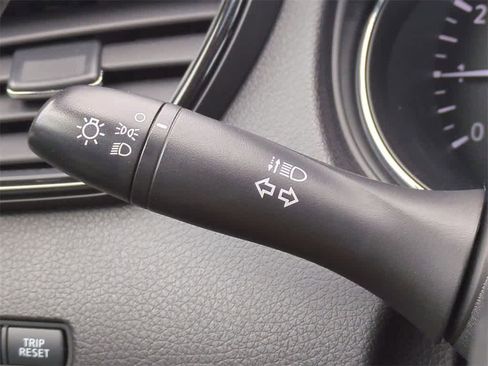 Used 2017 Nissan Rogue S image 24