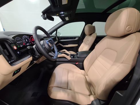 New 2026 Porsche Cayenne image 15