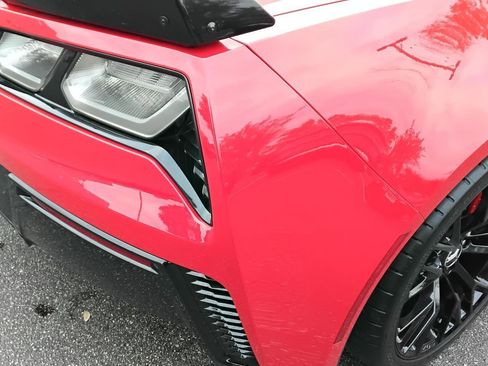 Used 2015 Chevrolet Corvette Z06 w/ 3LZ Preferred Equipment Group image 9