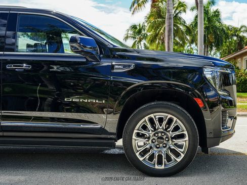 Used 2023 GMC Yukon Denali Ultimate AWD/4WD image 9