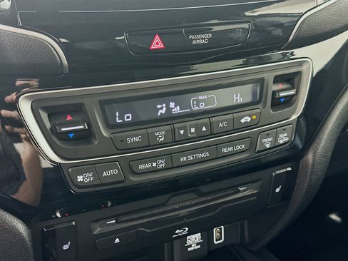 Certified 2022 Honda Pilot Touring image 13