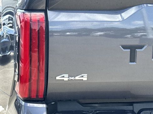 Used 2022 Toyota Tundra Limited w/ Power Package AWD/4WD image 6