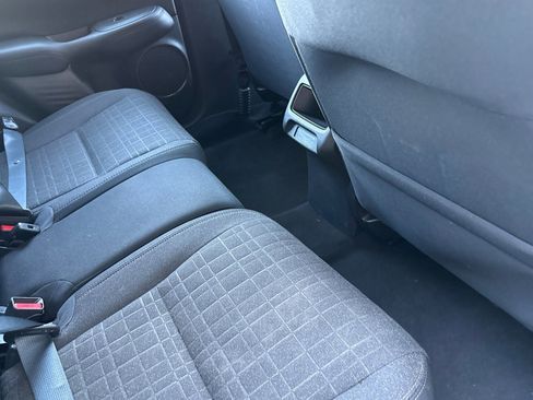 Certified 2023 Honda HR-V LX image 28