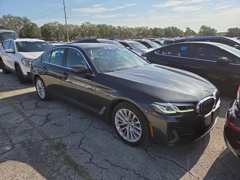 Used 2023 BMW 530i xDrive w/ Premium Package AWD/4WD image 4
