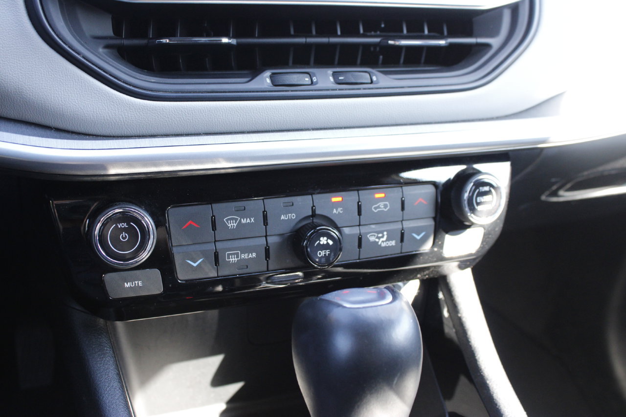 Used 2025 Jeep Compass Limited AWD/4WD image 17