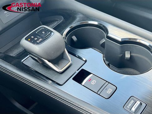 Used 2023 Nissan Rogue SL w/ SL Premium Package image 22