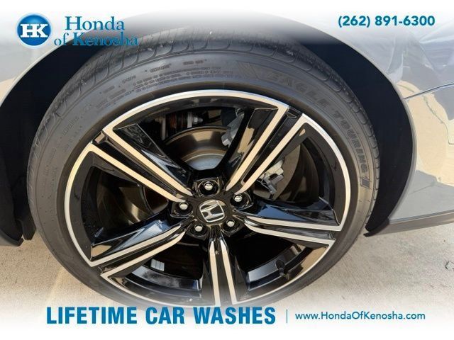 Used 2025 Honda Accord Sport image 3