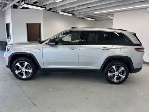 Used 2023 Jeep Grand Cherokee 4WD 4xe w/ Luxury Tech Group II image 6