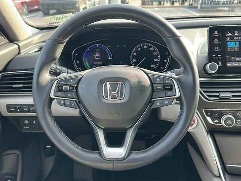 Used 2018 Honda Accord Touring image 12