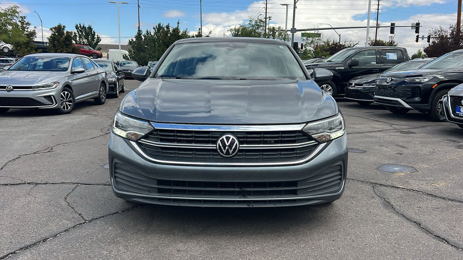 Certified 2022 Volkswagen Jetta SE FWD image 2