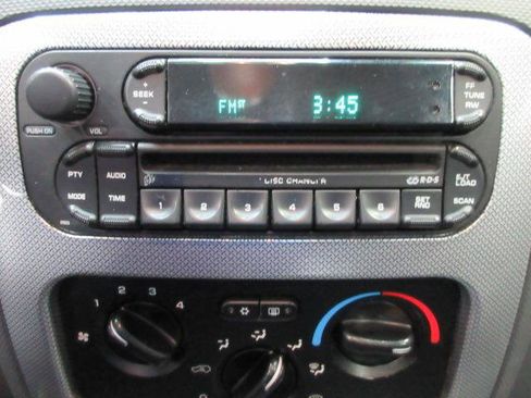 Used 2006 Jeep Liberty Sport AWD/4WD image 21