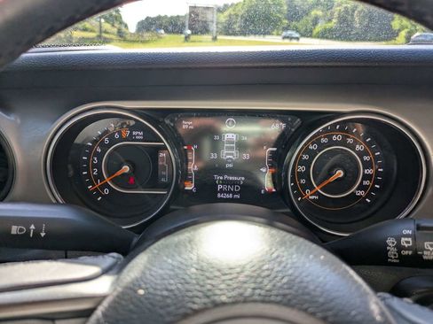 Used 2018 Jeep Wrangler Unlimited Sport S AWD/4WD image 26