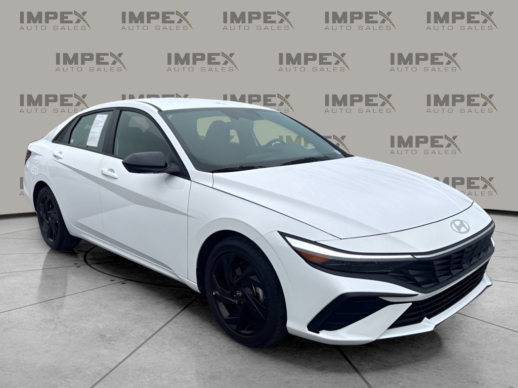 Used 2026 Hyundai Elantra Sport FWD image 7