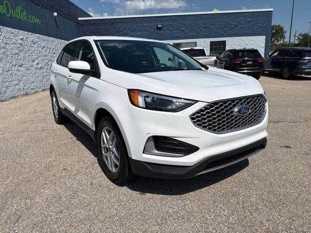 Used 2024 Ford Edge SEL AWD/4WD image 7