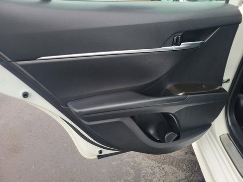 Used 2024 Toyota Camry SE image 21