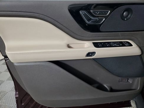 Used 2023 Lincoln Aviator Reserve w/ Equipment Group 201A image 18