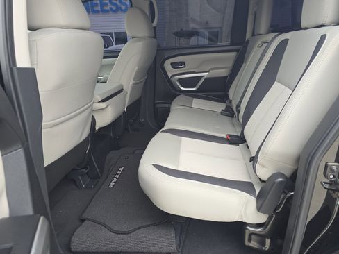 Used 2021 Nissan Titan SV w/ Accessory Utility Package image 10