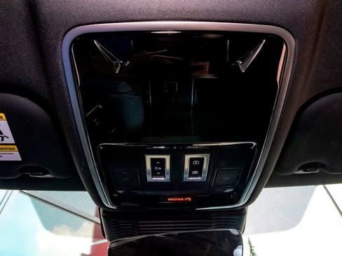 New 2026 Land Rover Range Rover Velar Dynamic SE image 17