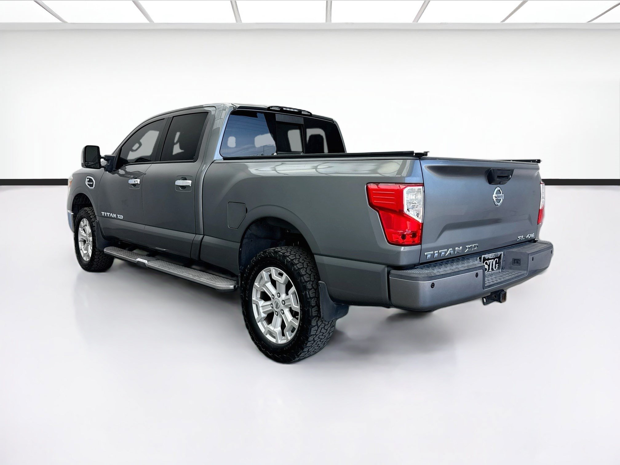 Used 2016 Nissan Titan SL AWD/4WD image 6