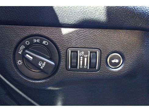 Used 2020 Dodge Challenger SXT w/ Driver Convenience Group image 19