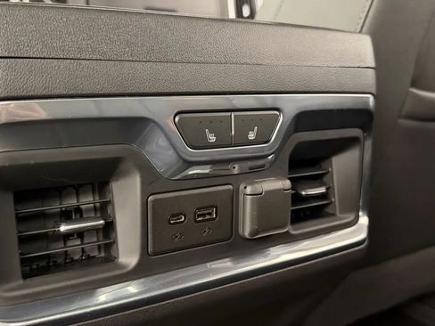 Used 2021 GMC Sierra 1500 AT4 w/ AT4 Preferred Package AWD/4WD image 38