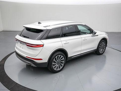 Used 2023 Lincoln Corsair Reserve FWD image 4