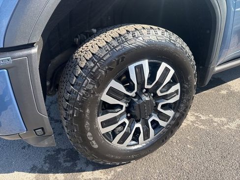 Used 2025 GMC Sierra 2500 Denali Ultimate image 2