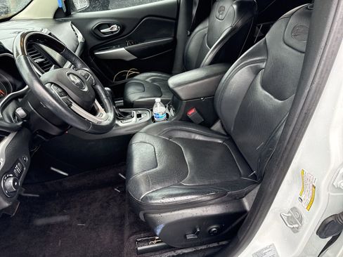 Used 2016 Jeep Cherokee Overland image 24