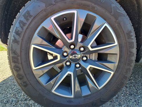 Used 2022 Chevrolet Tahoe Z71 AWD/4WD image 16