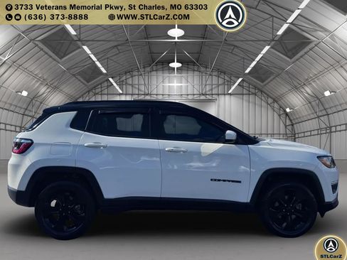 Used 2021 Jeep Compass Latitude AWD/4WD image 2