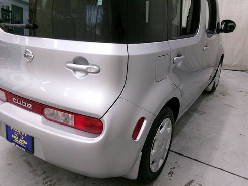 Used 2010 Nissan Cube 1.8 S w/ Interior Illumination Pkg FWD image 8