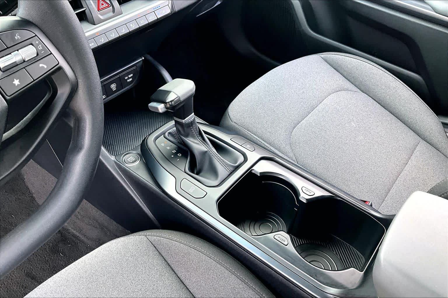 Used 2025 Kia K4 FWD image 17