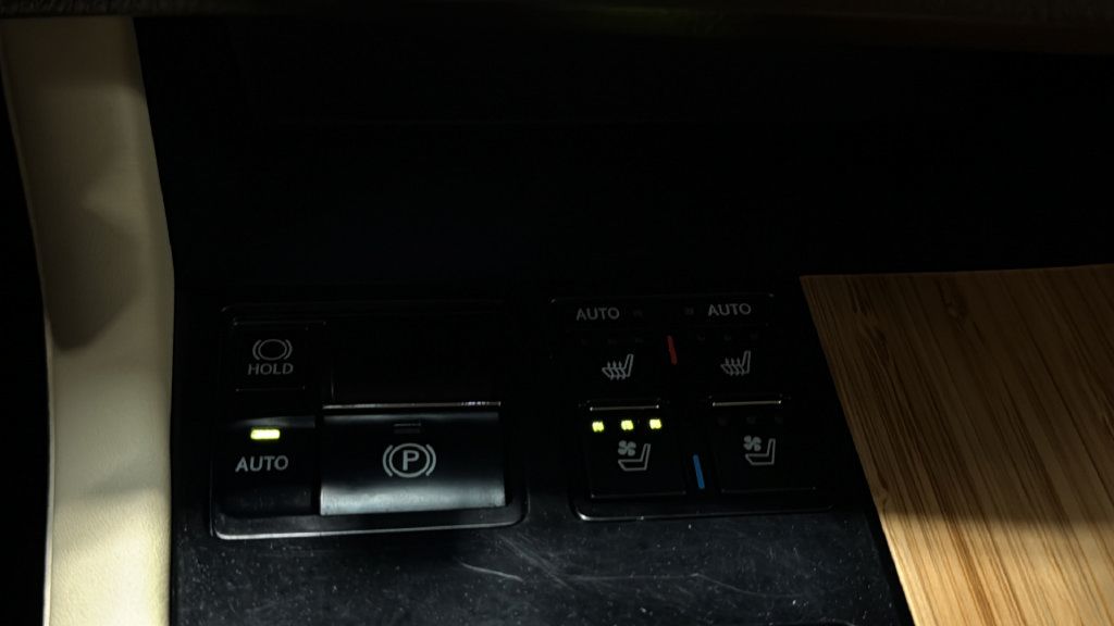 Used 2018 Lexus RX 350L AWD image 37