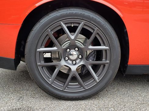 Used 2016 Dodge Challenger R/T Scat Pack w/ Leather Interior Group image 13