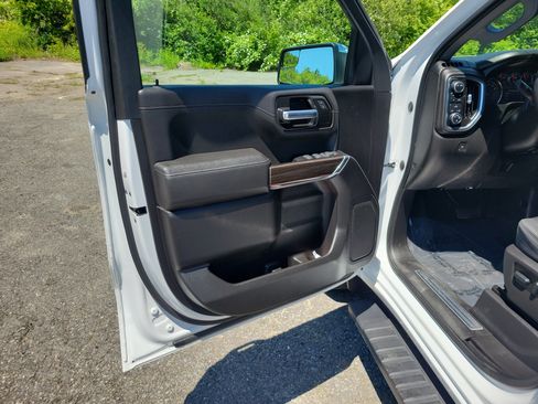 Used 2021 Chevrolet Silverado 1500 LT AWD/4WD image 15