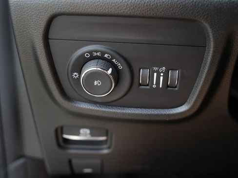 Used 2023 Jeep Grand Cherokee L Summit w/ Advanced Protech Group IV AWD/4WD image 38