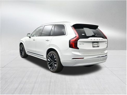 New 2026 Volvo XC90 T8 Plus w/ Protection Package Premier AWD/4WD image 3